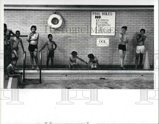 1987 Press Photo E.J. Kovacic Recreation Center is one of the City's Inddor Pool - Historic Images