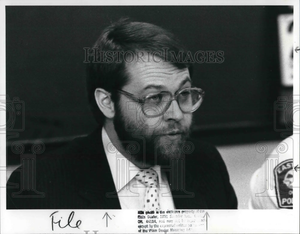 1989 Press Photo Steven C. LaTourette, spokesman for Lake County Prosecuters Ofc - Historic Images