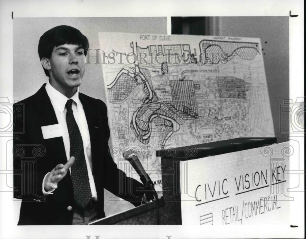 1987 Press Photo Eric Laurenson of Bay High made his proposal to the mayor - Historic Images