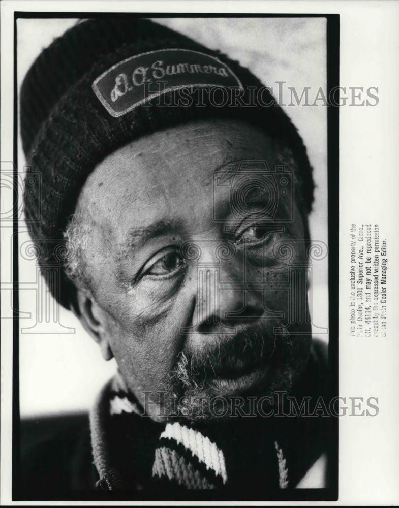 1988 Press Photo Joe Kent, a resident at King-Kennedy talks about condition - Historic Images