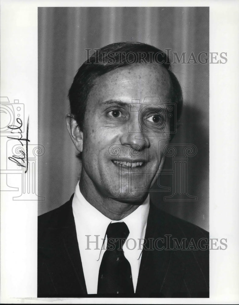 1989, Bond Court third new owner, Mr. William Lane III - cva24043 - Historic Images