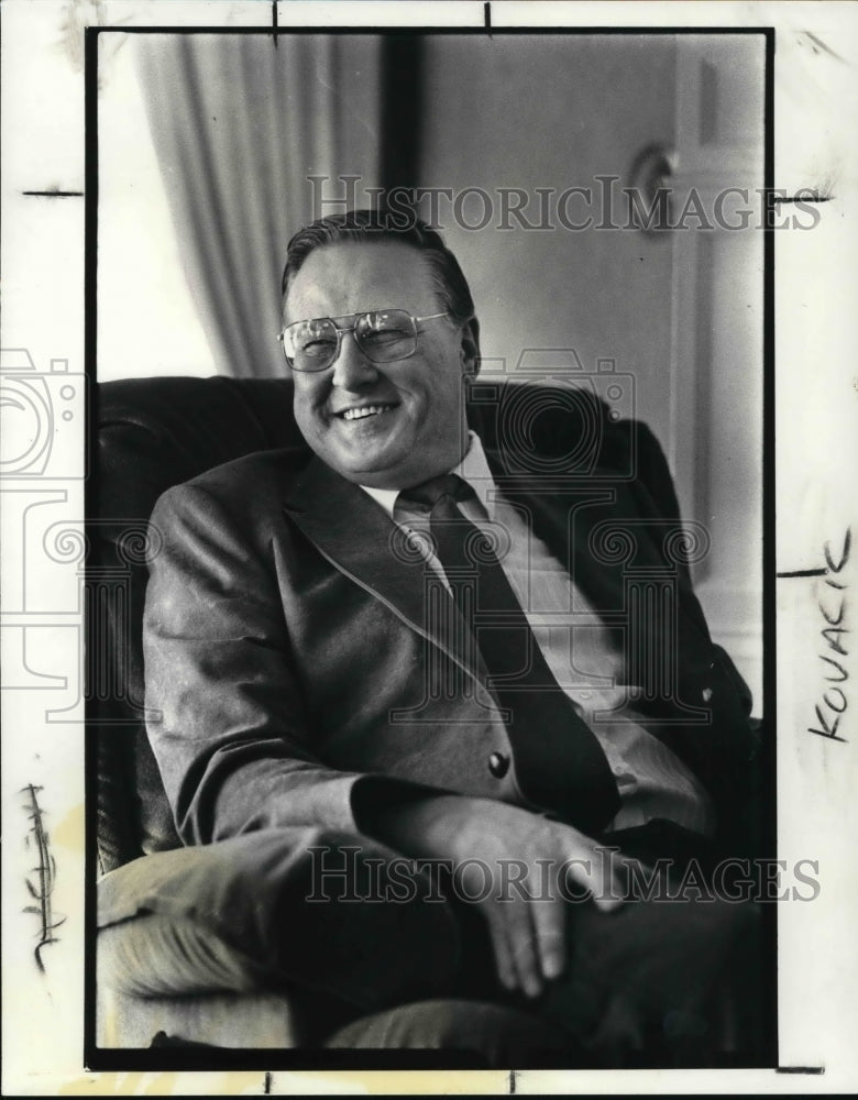 1988 Press Photo Inspector Edward P. Kovacic - Historic Images