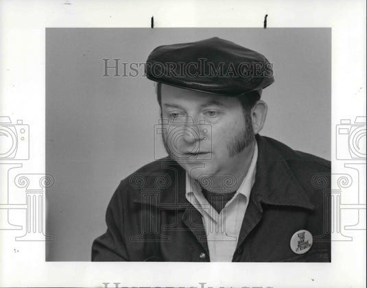 1985 Press Photo Clark Kissinger during the Kay interview - Historic Images