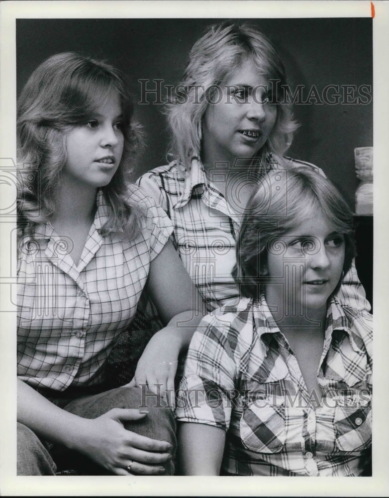 1978 Press Photo Mrs. Karen Klafczynski &amp; daughter Victoria, Allison - Historic Images