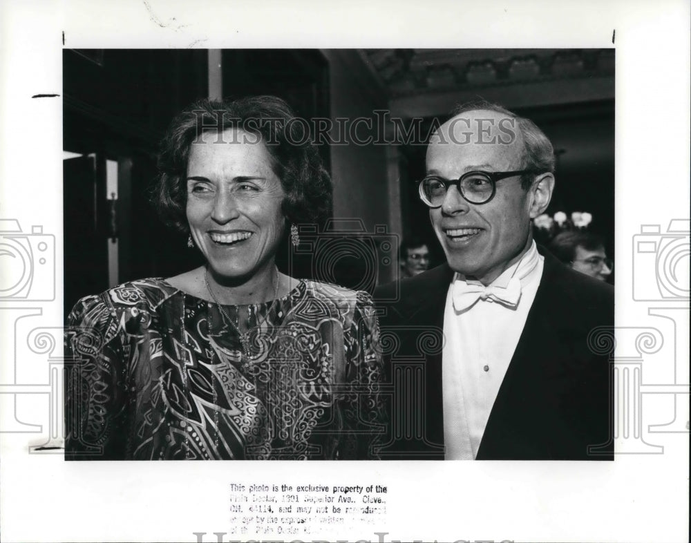 1988 Press Photo Mr Theodore T, Jones and Alison Sunny Jones Yale Ball - Historic Images