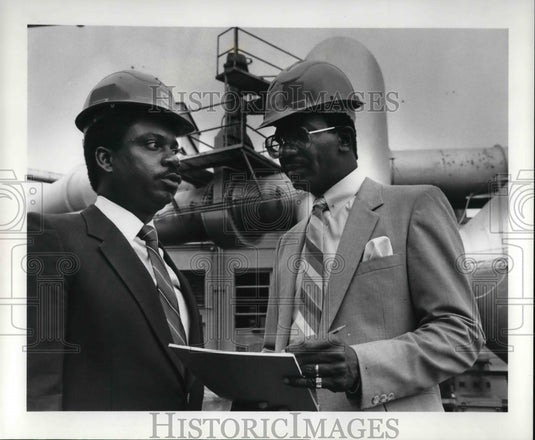 1985 Press Photo James E. Jones & Lonzo Coleman At NASA - Historic Images