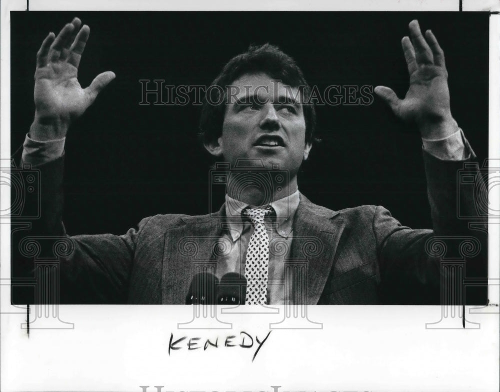 1989 Press Photo Robert Kennedy, Jr. is an American radio host and lawyer - Historic Images