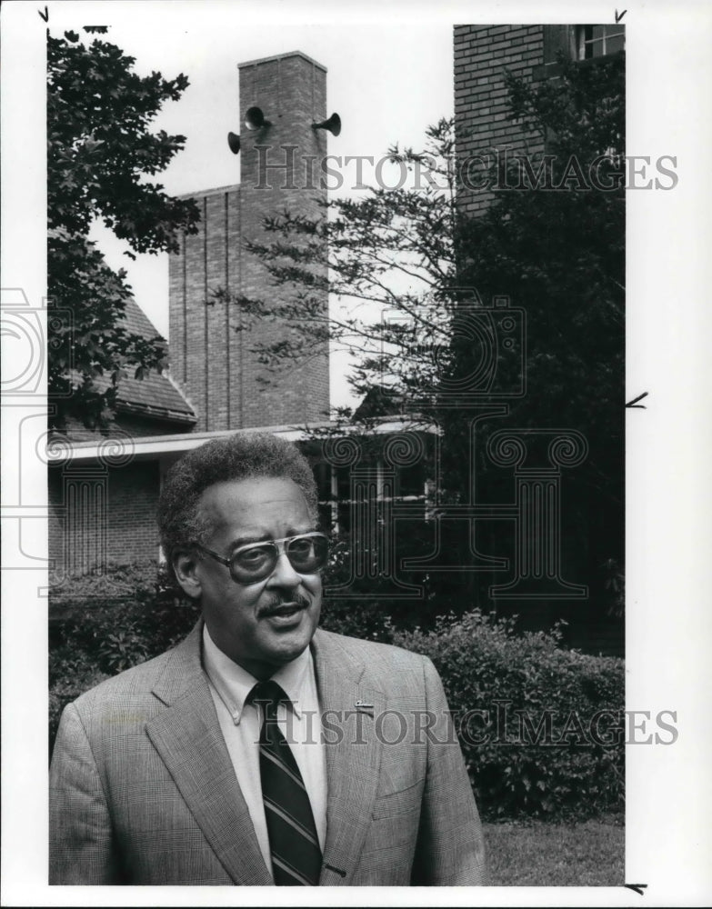 1989 Press Photo Rev. F. Allison Phillips, of Mount Zion Congregational Church - Historic Images