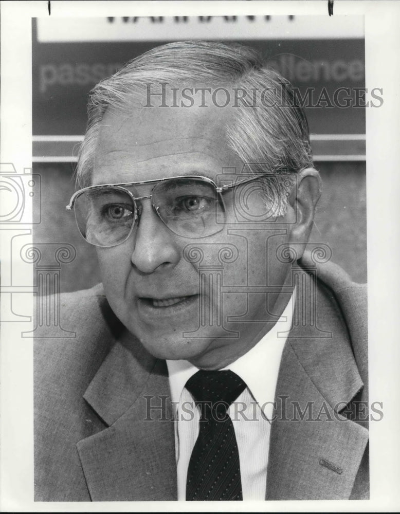 1985 Press Photo Lud Huck, President of Curtis Mathis TV - Historic Images