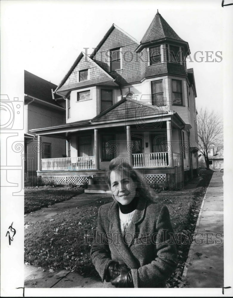 1989 Press Photo Linda Hudecek, Housing Director of the Stockyard Dev Corp. - Historic Images