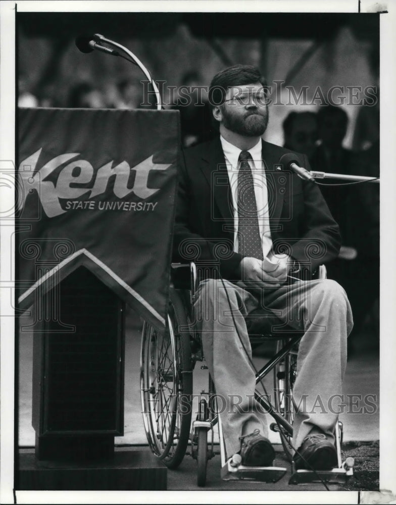 1989 Press Photo Dean Kahler, one of the students wounded at the 1970 shooting - Historic Images