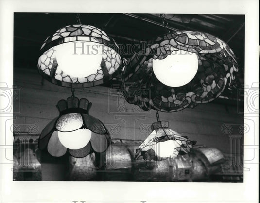 1981 Press Photo Poremba Stained Glass Studio Celing Lamps - Historic Images