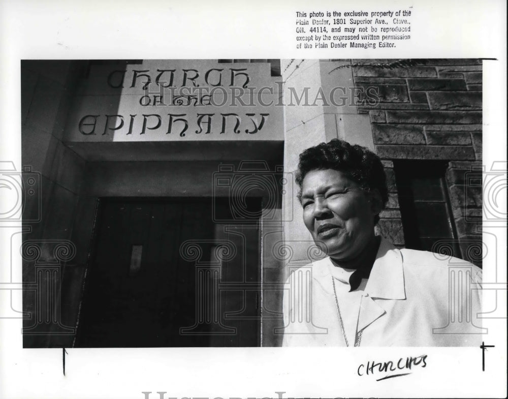 1988 Press Photo Pastoral Administrator of Epiphany Church, Mary James - Historic Images