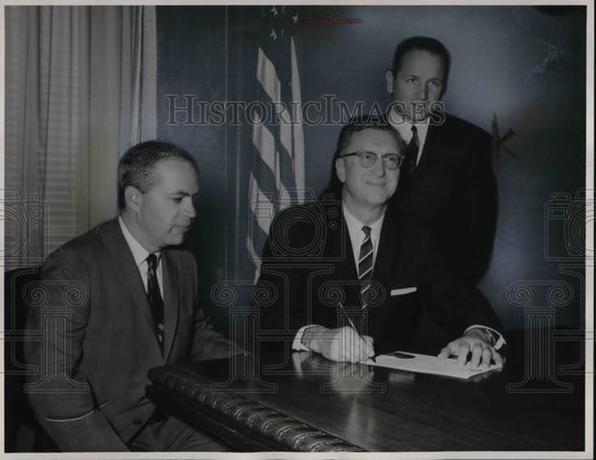 1966 Press Photo David L. Margolins, Mayor Ralph S. Loeher, William Snider- Historic Images
