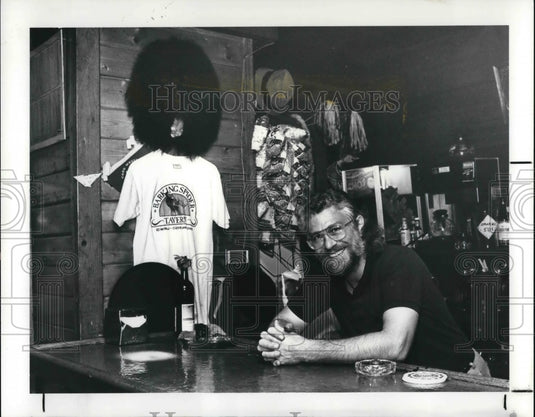 1987 Press Photo Martin Juredine of the The Barking Spider bar - Historic Images