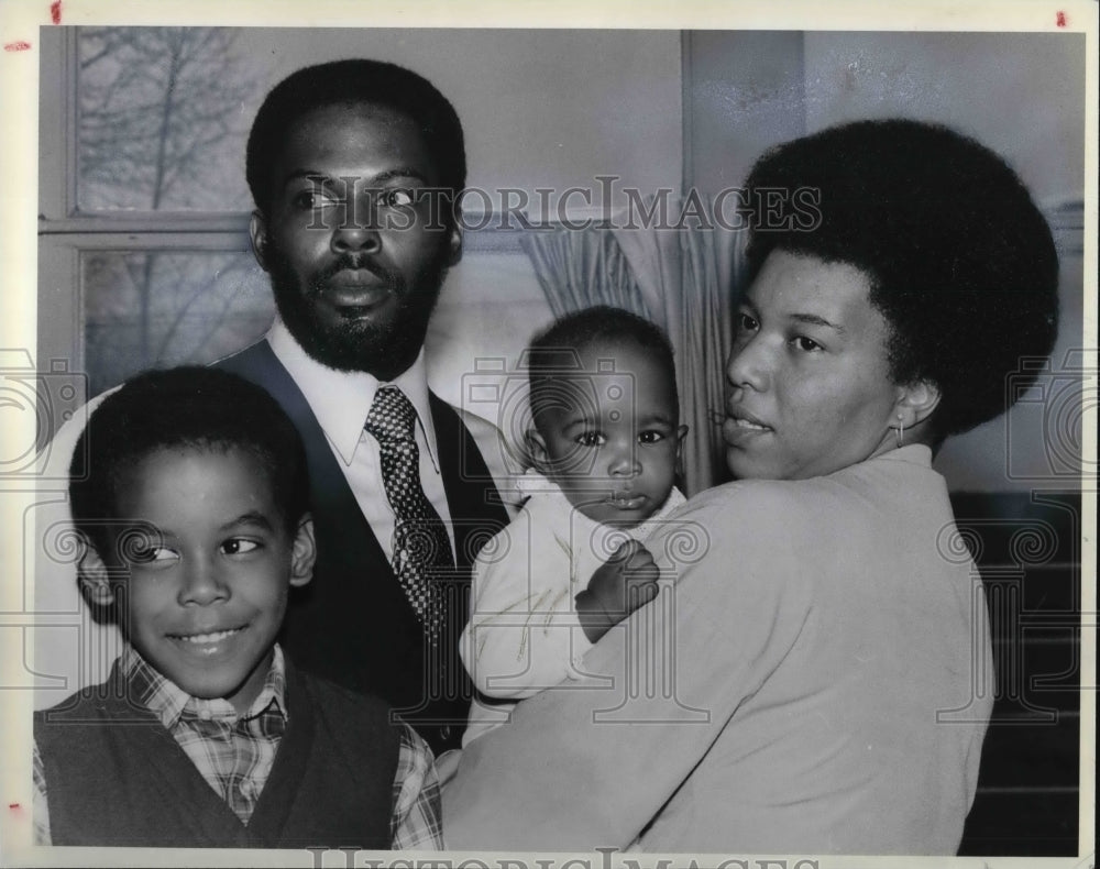 1979 Press Photo Harry E. Cooke IV, Harry Cooke III, Cesseci Ann, 8 months - Historic Images