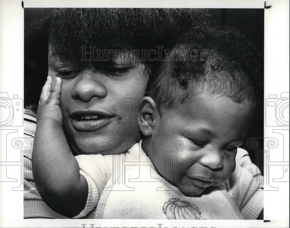 1987 Press Photo Deena Johnson and son, Darnell, who is blind - Historic Images