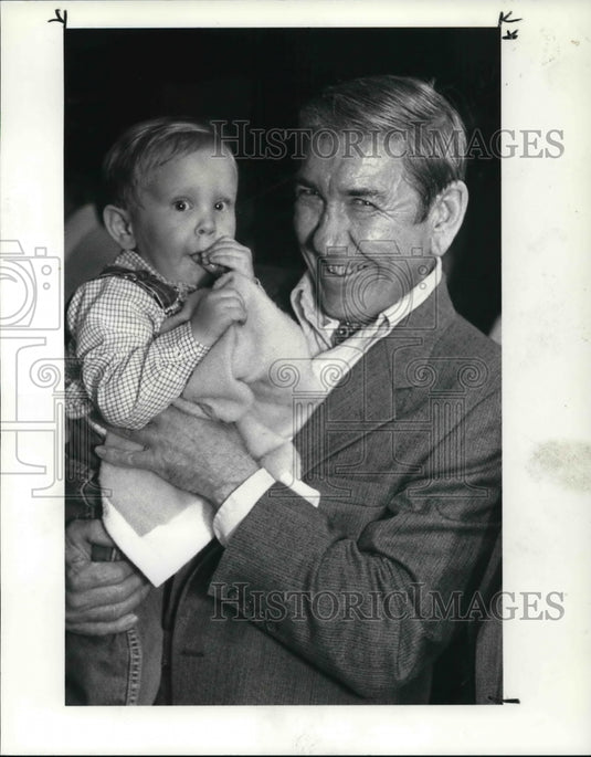 1986 Press Photo Robert Jaskulski & Grandson won at Brecksville America Legion - Historic Images