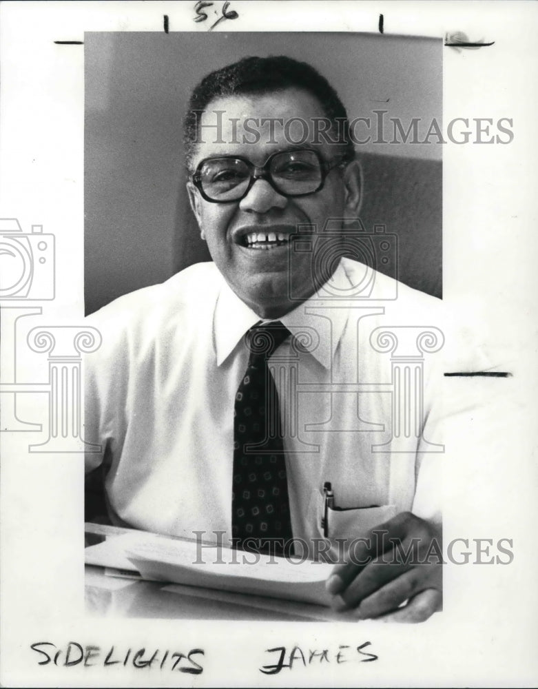 1989 Press Photo George M. James, Director CMHA - Historic Images