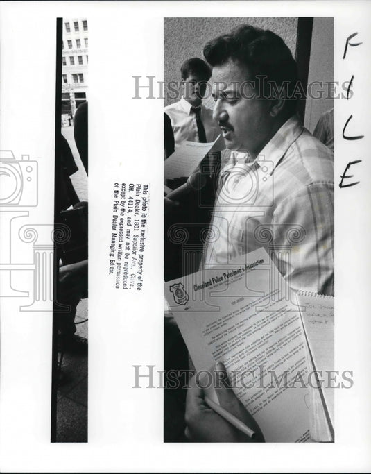 1988 Press Photo President of CPPA, Joe James at Cleveland Police Department - Historic Images