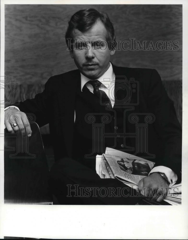 1981 Press Photo Mitchell C Karczewski at the board of Election Meeting - Historic Images