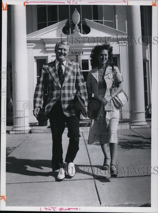 1977 Press Photo James and Vicky Kennedy of the Prudential  Insurance company - Historic Images