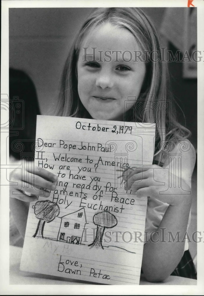 1979 Press Photo Letter for Pope John Paul II from Dawn Petac of St. Gregory Sch - Historic Images