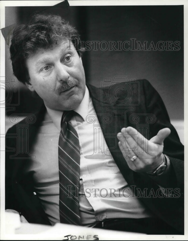 1989 Press Photo Robert A Jones Candidate for Chairman of Local GOP - Historic Images