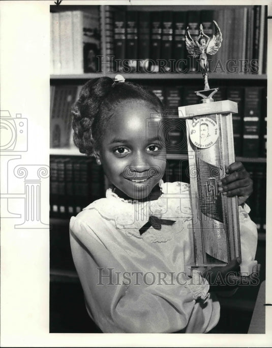 1982 Press Photo Asiah Jones Essay Winner at Martin Luther King's Award Ceremony - Historic Images
