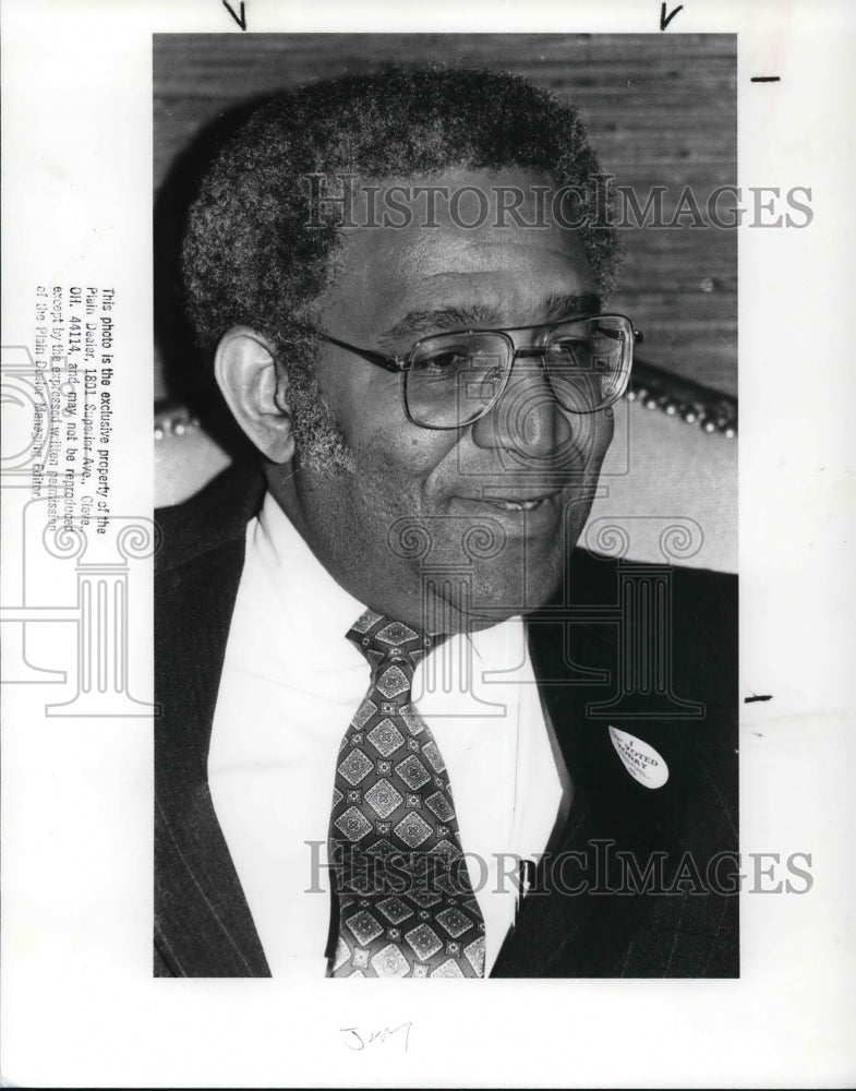 1988 Press Photo Lyonel Jone City Club Speaker - Historic Images