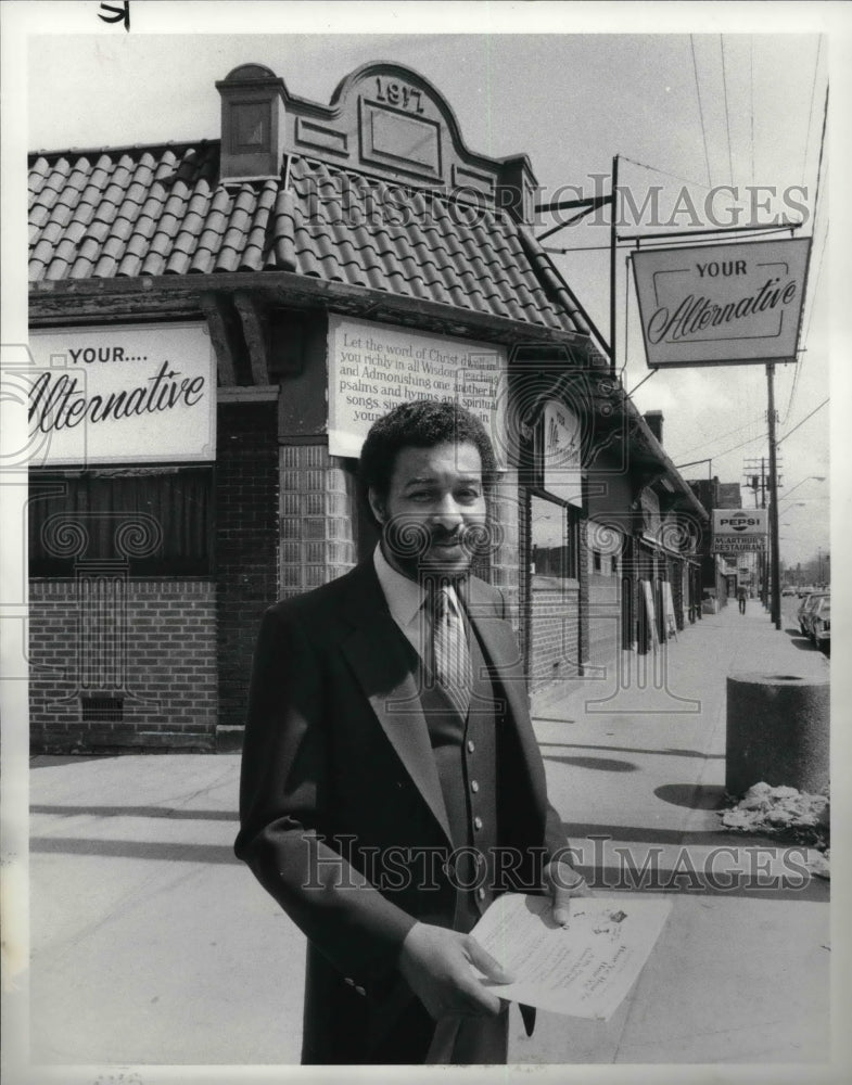 1984 Press Photo William F Jones Owner of Your Alternative - Historic Images