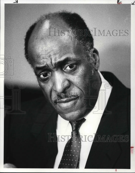 1986 Press Photo Nathaniel R Jones of Federal Judge - Historic Images