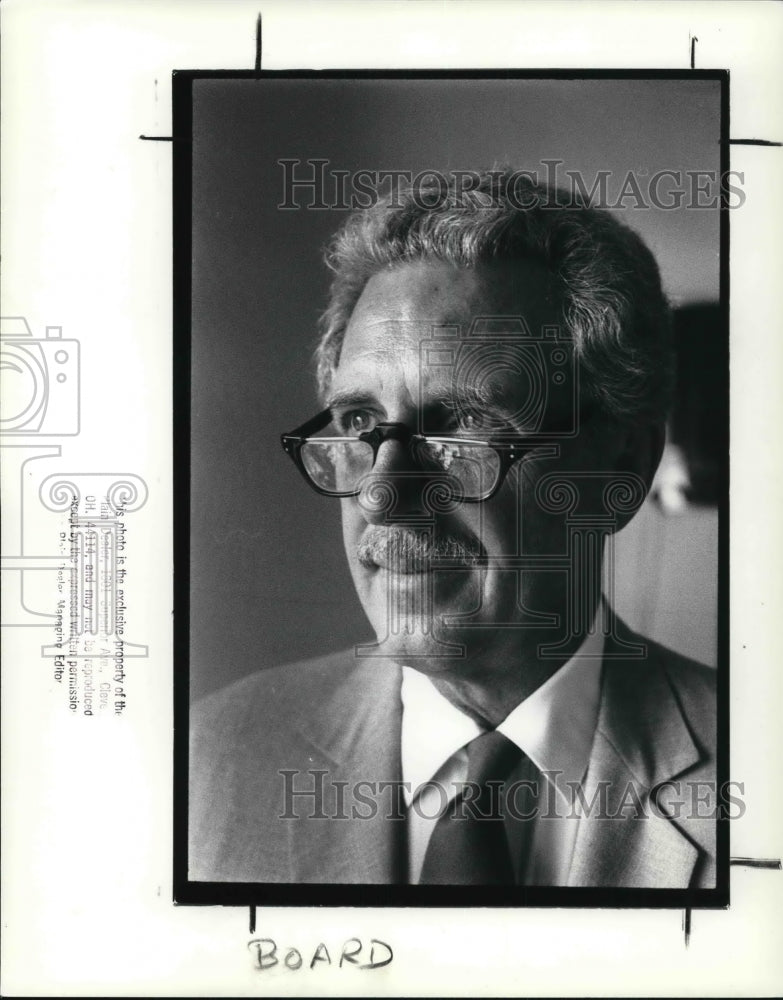 1988 Press Photo Bob Keith, candidate for School Bd. - Historic Images