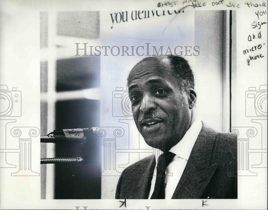1985, Judge Nate Jones speaking at the Catholic Center - cva25923 - Historic Images