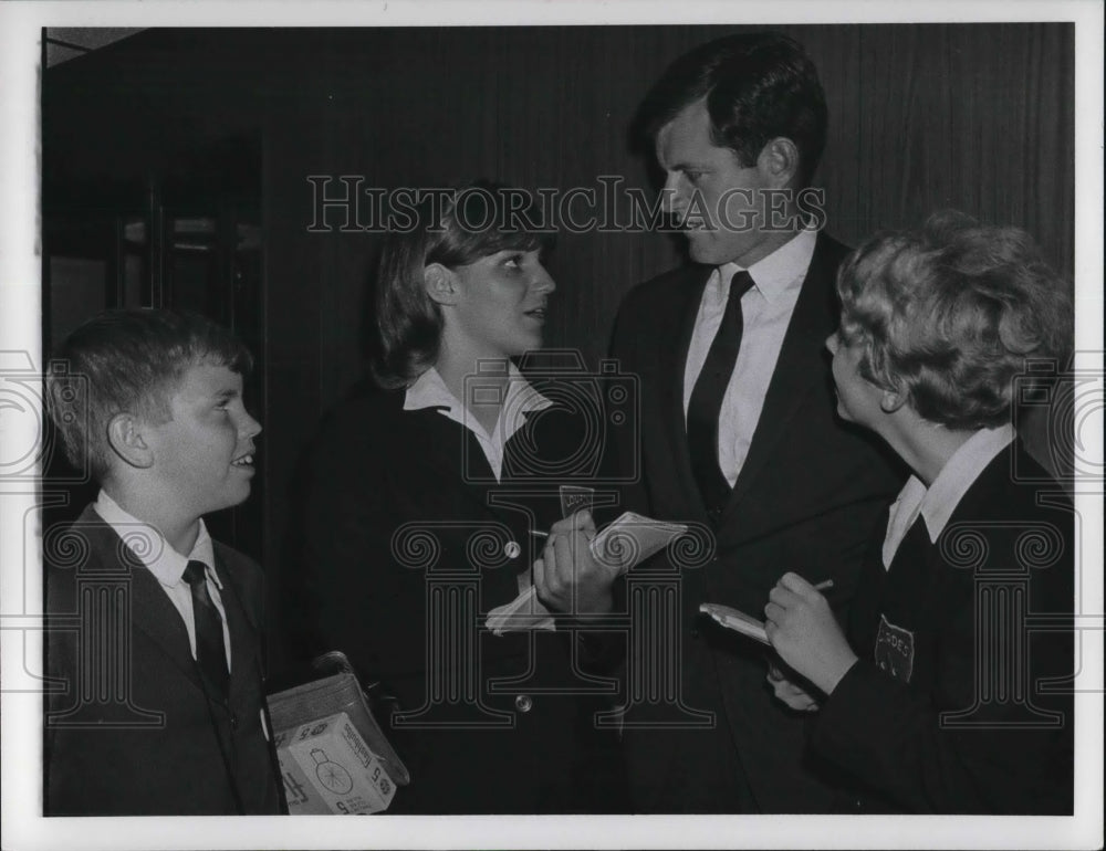 1965, Pat O&#39;Boyle, Jo Ann Lesko, Colleen O&#39;Boyle with Edward Kennedy - Historic Images