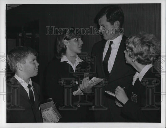 1965, Pat O'Boyle, Jo Ann Lesko, Colleen O'Boyle with Edward Kennedy - Historic Images
