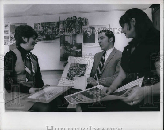 1970 Press Photo Mr. & Mrs. Norton London with Mrs. Marshall Rosenberg - Historic Images
