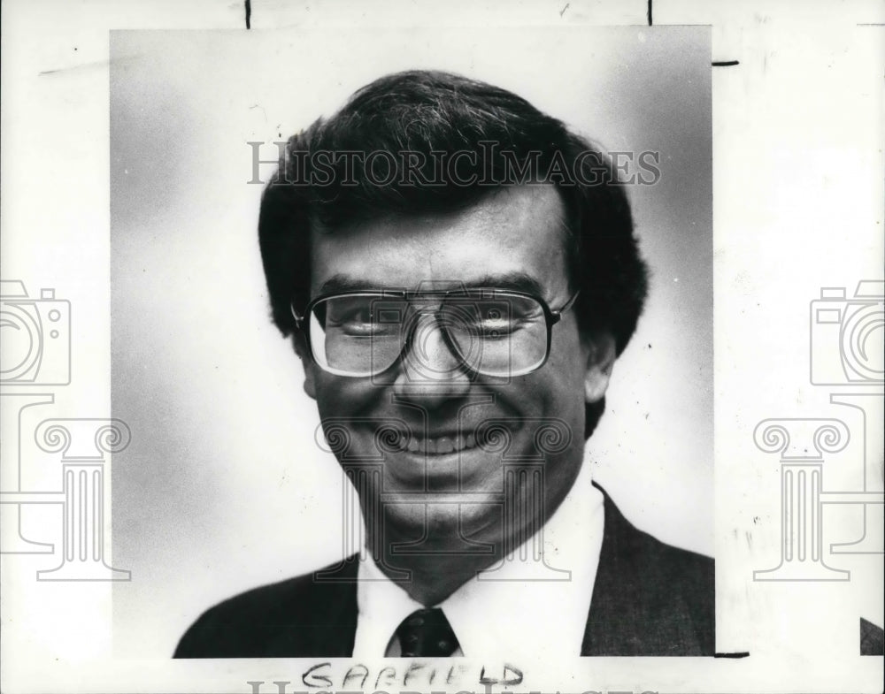 1989 Press Photo Thomas J Longo Mayort of Greenfields Heights Ohio - Historic Images