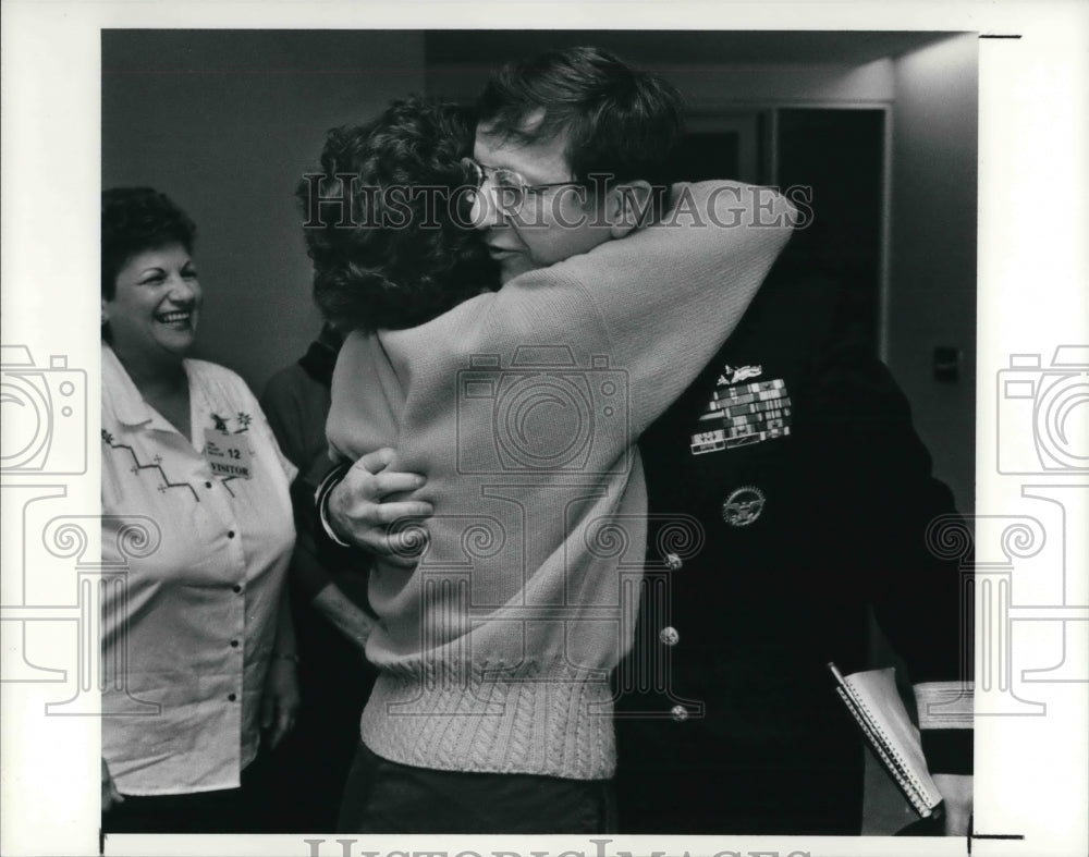 1991 Press Photo Rear Admiral Joseph Lopez with his cousin Carmella Tischler - Historic Images