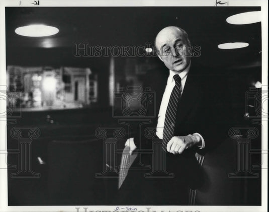 1983 Press Photo New Manager of the Hanna Theater Sam L'Hommedieu - Historic Images