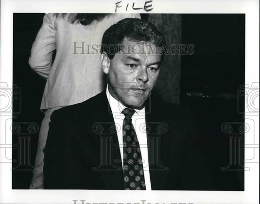 1987 Press Photo Joseph Lewis, Ameritrust Bank - Historic Images