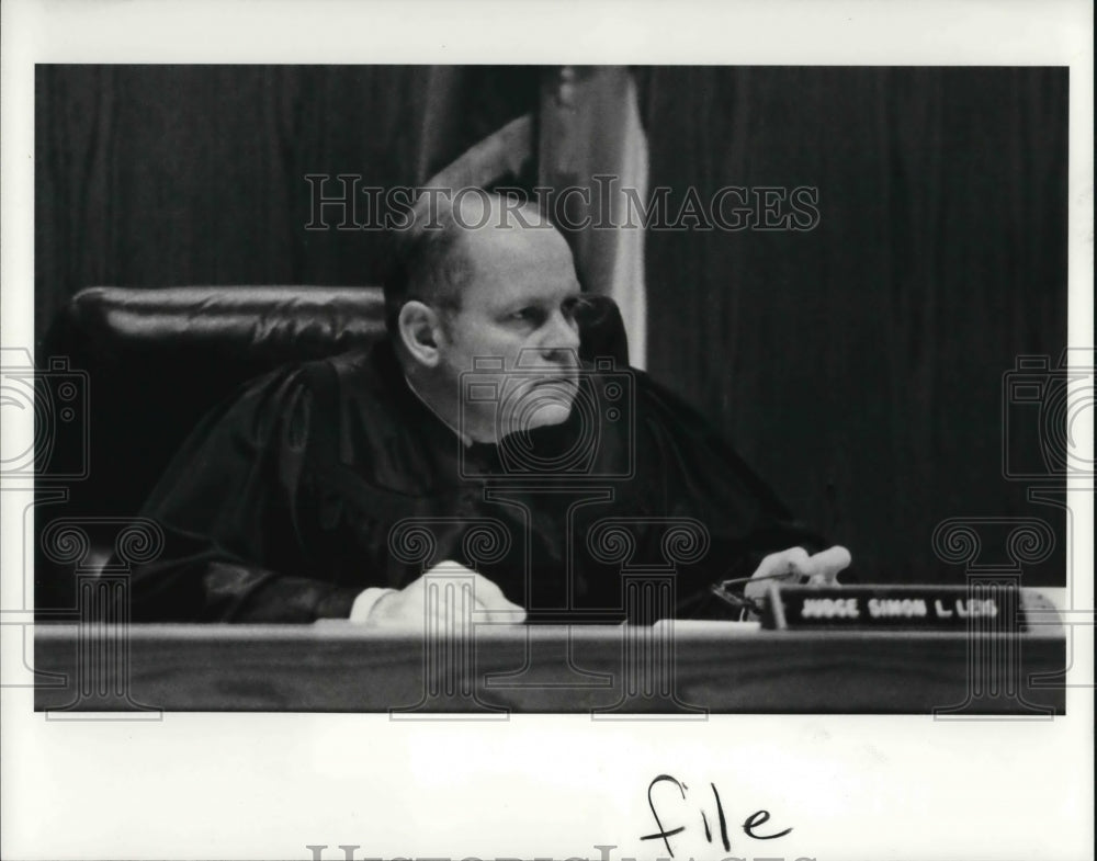 1985 Press Photo Judge Simon Leis - Historic Images