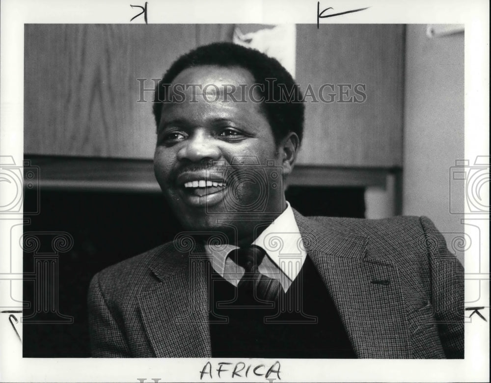 1986 Press Photo Dr. Ephhraim K. Leputu, member of Dutch reformed church - Historic Images