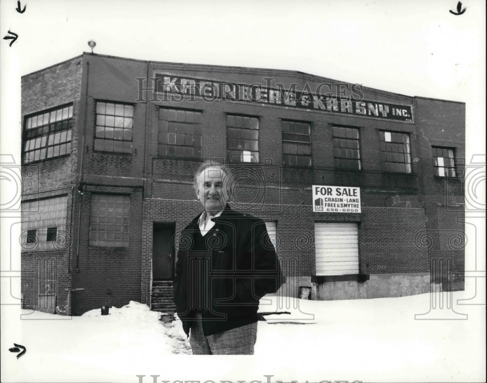 1985 Press Photo Harold M. Krasny, one of the owners 3310 W. 65th - Historic Images