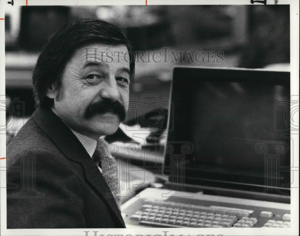 1979 Press Photo WS Jack Kuniczak, author - Historic Images