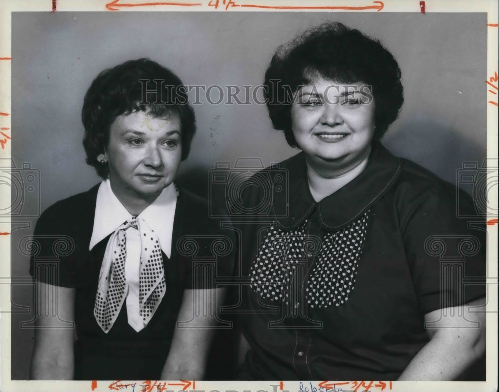 1978 Press Photo Mary Kuczkir and Roberta Anderson, authors - Historic Images
