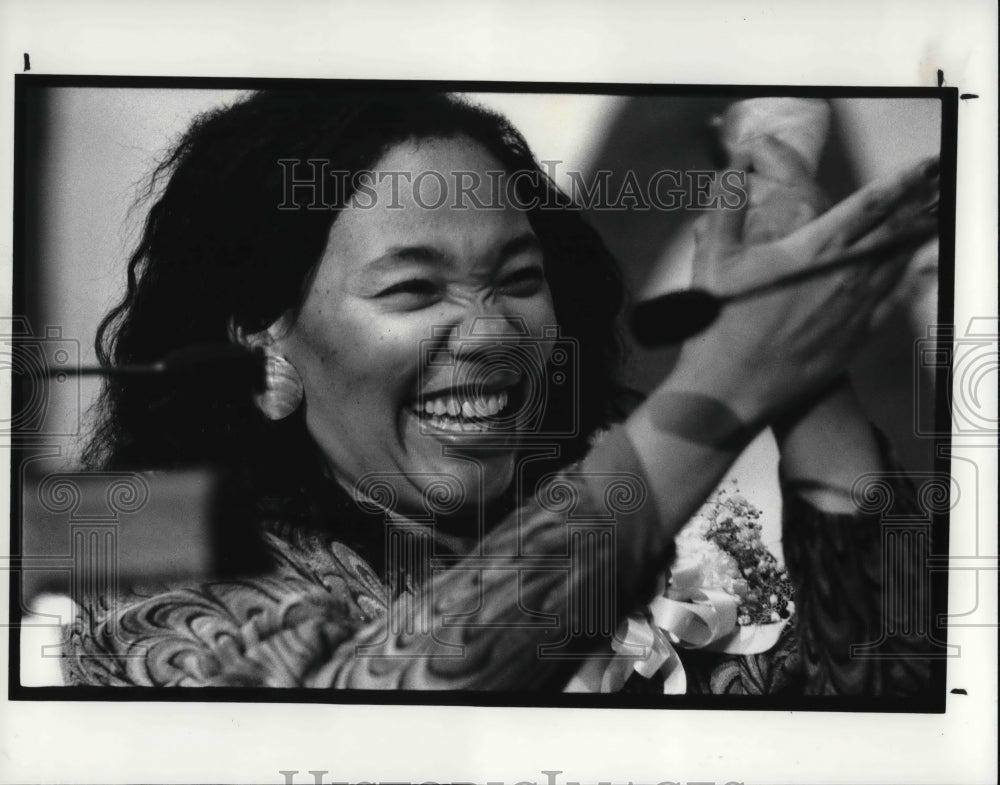 1988 Press Photo Yolanda King speaking to students at Laurel School - Historic Images