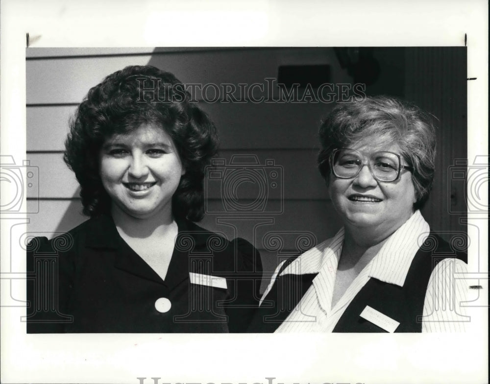 1985 Press Photo Cynthia L. and Betty J. Kustis, Real Estate Company Operators - Historic Images