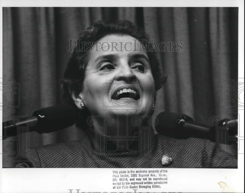 1988 Press Photo Dr. Madeline Albright Speaking at City Club - Historic Images