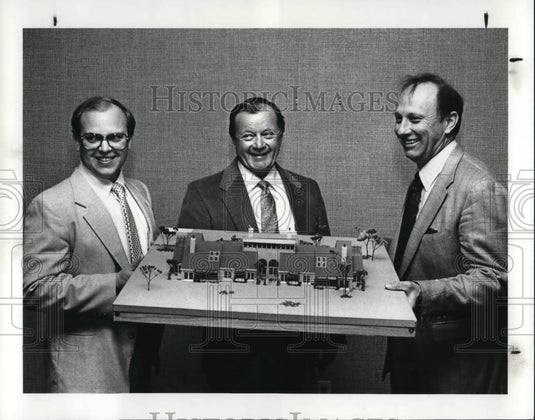 1987 Press Photo David Lunka, Anthony Lunka and Lee H. Enloe - Historic Images